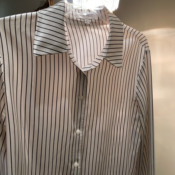 Jone New York Blouse Strip black in white.Excellent condition - Picture 15 of 16